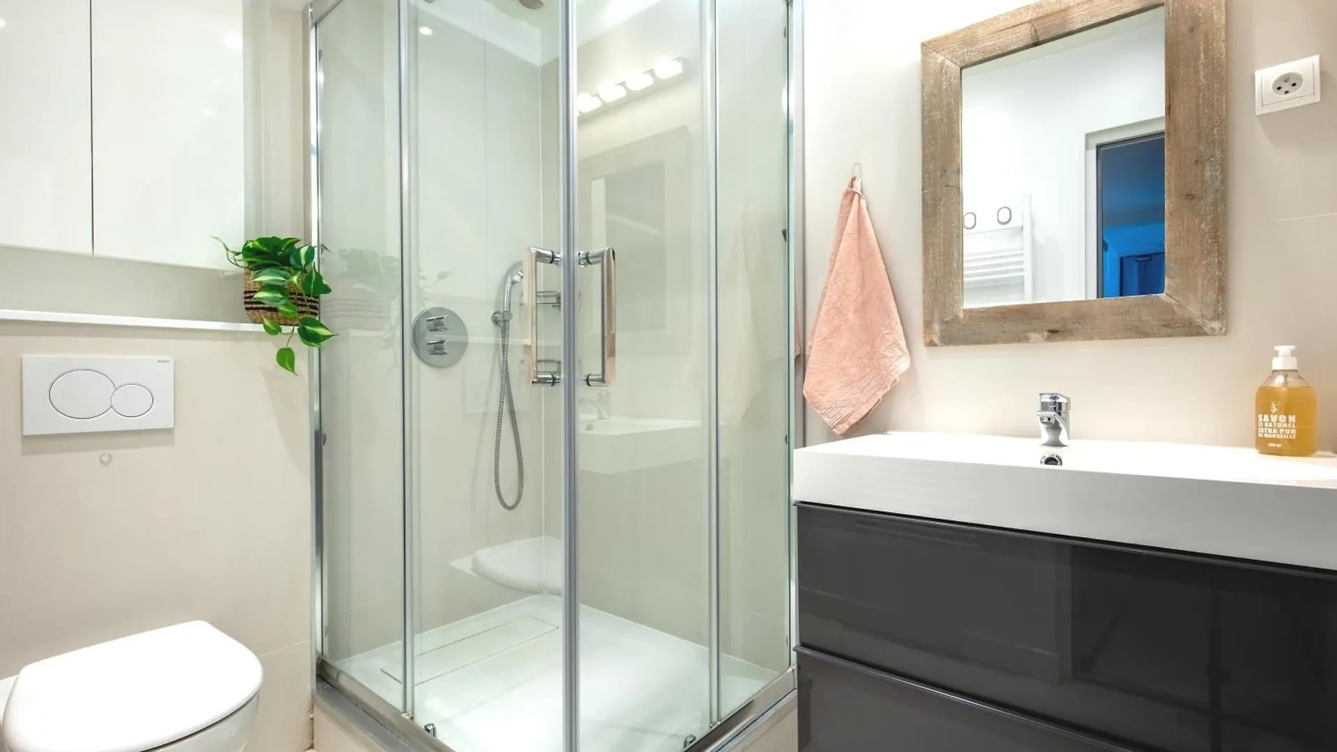 Luxury Top Floor Duplex Near Le Marais Paris 0*,